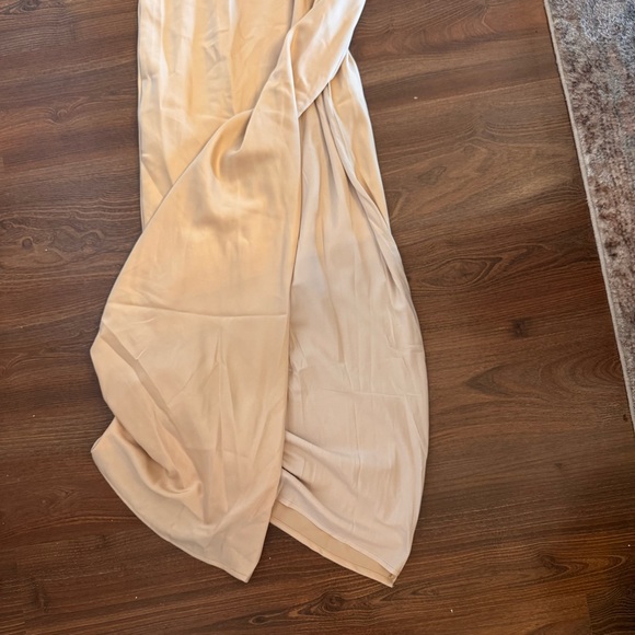 BOOHOO Cold-Shoulder Satin Bodycon Maxi Dress - Picture 4 of 6